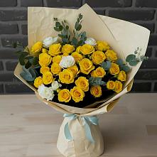 Букет цветов из:  Розы в Зарево