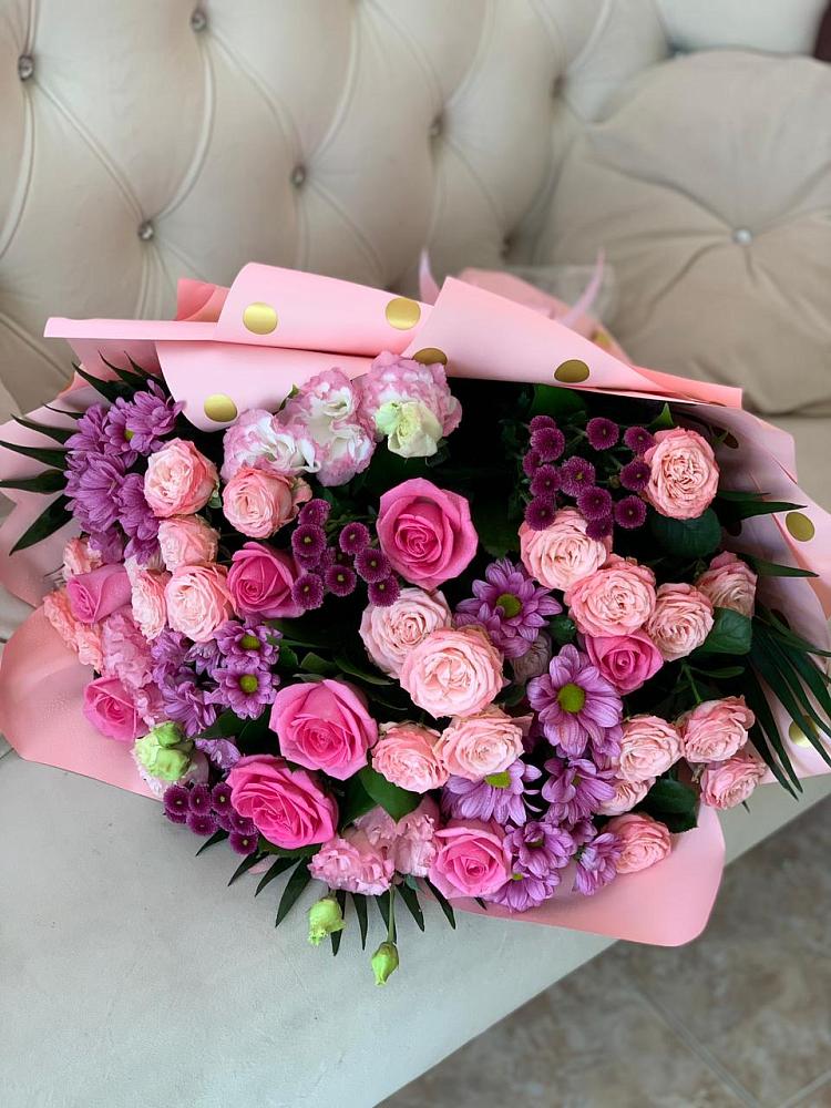 Букет цветов из: Хризантемы, Розы и Лизиантусы в Зарево