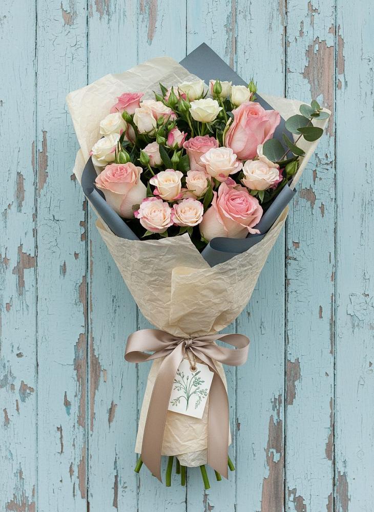 Букет цветов из: Розы в Зарево