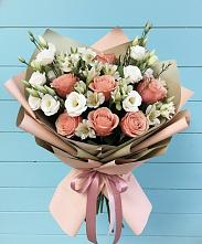 Букет цветов из:  Розы, Альстромерии и Лизиантусы #REPLACE_PRED# Зарево