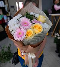 Букет цветов из:  Герберы, Розы и Хризантемы в Зарево