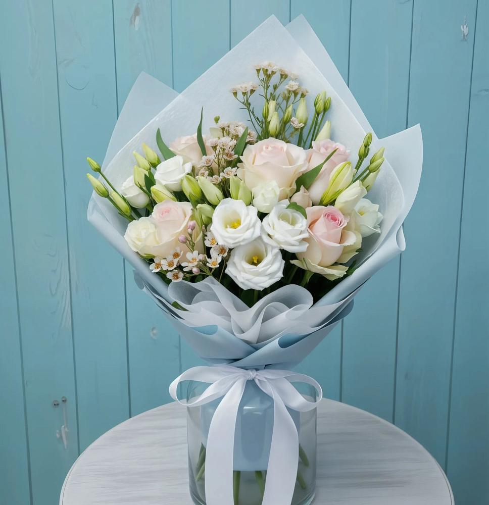 Букет цветов из: Розы и Лизиантусы в Зарево