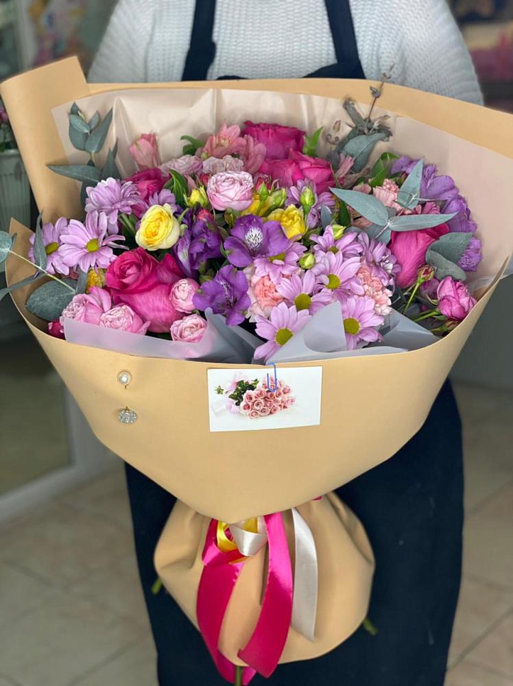 Букет цветов из: Хризантемы, Гвоздики и Альстромерии в Зарево