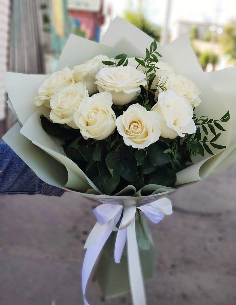 Букет Белые розы Проуд в Зарево