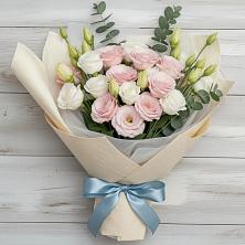 Букет цветов из:  Лизиантусы в Зарево