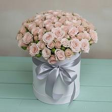 Цветочная композиция из Розы в шляпной коробке в Зарево