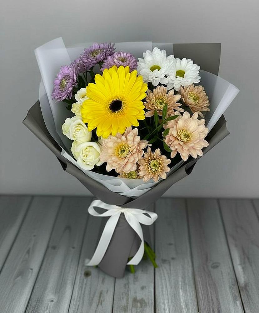 Букет цветов из: Розы, Герберы и Хризантемы в Зарево