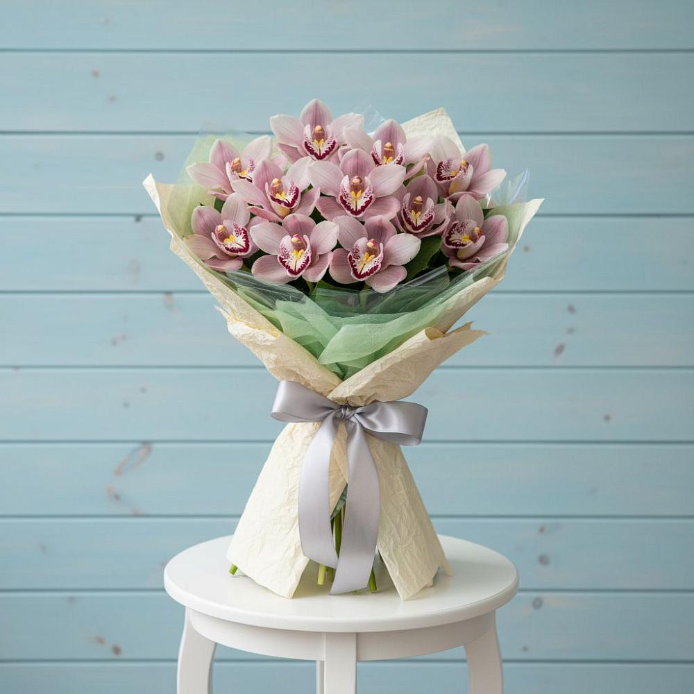 Букет цветов из: Орхидеи и Розы в Зарево