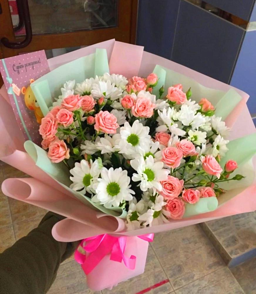 Букет цветов из: Розы и Хризантемы в Зарево