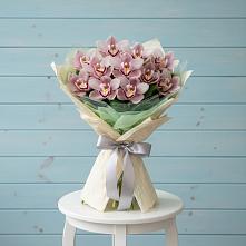 Букет цветов из:  Орхидеи и Розы в Зарево