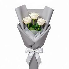 Букет 3 белые розы #REPLACE_PRED# Зарево