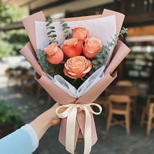 Букет цветов из:  Розы в Зарево