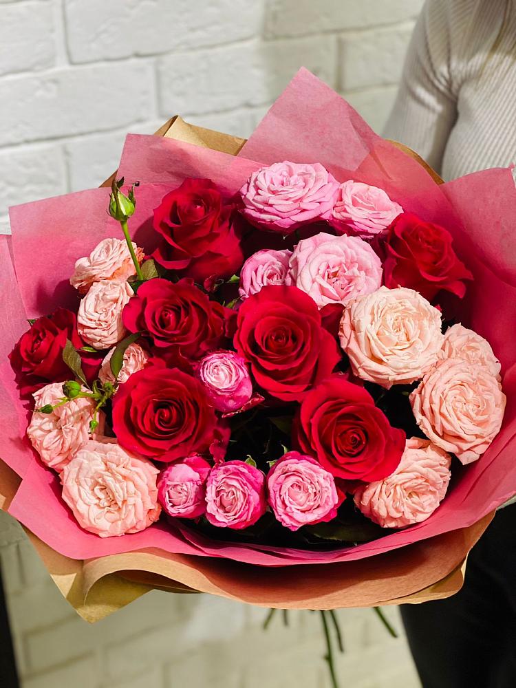 Букет цветов из: Розы в Зарево