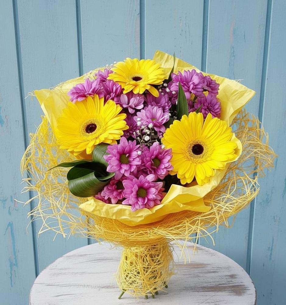 Букет цветов из: Хризантемы и Герберы в Зарево