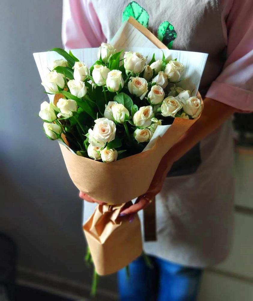 Букет цветов из: Розы в Зарево