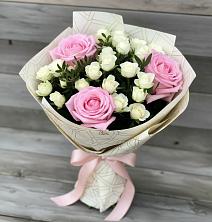 Букет цветов из:  Розы в Зарево