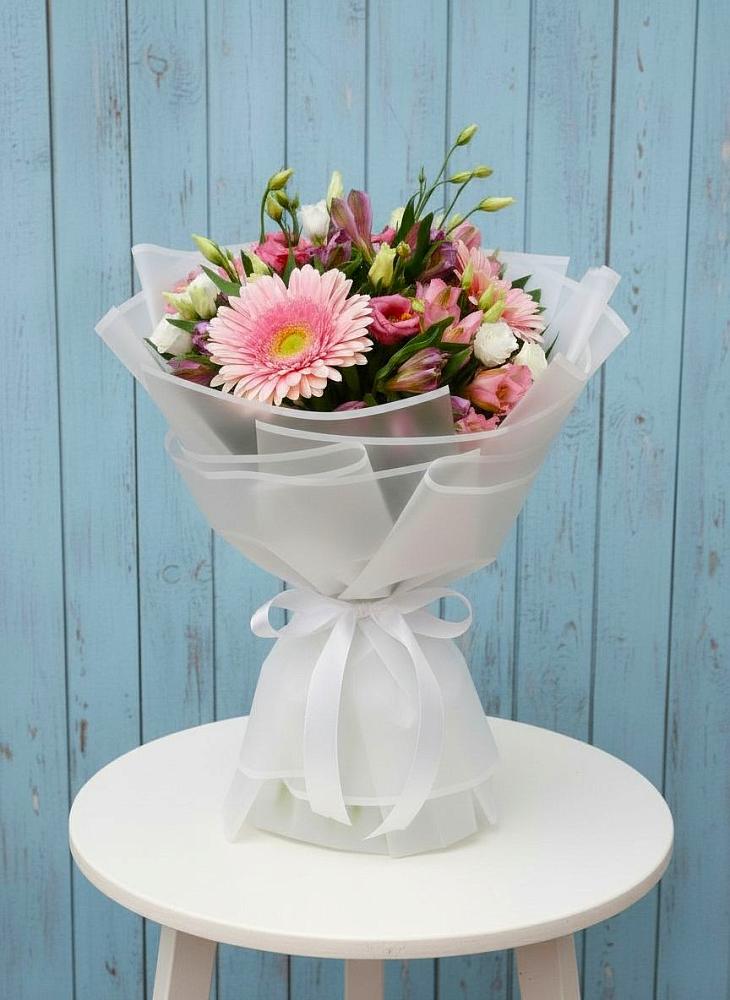 Букет цветов из: Герберы, Альстромерии и Лизиантусы в Зарево