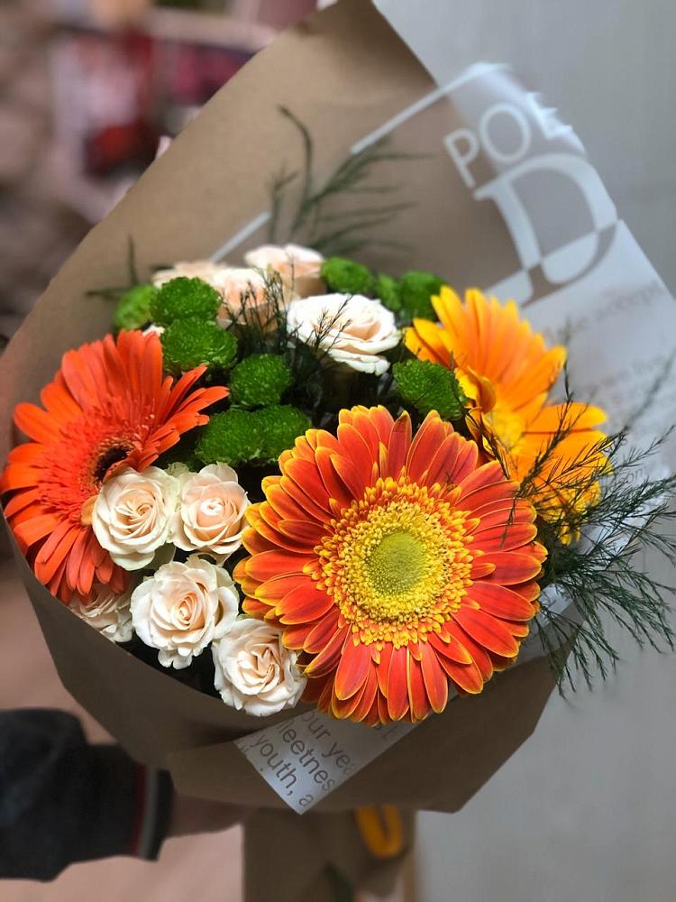 Букет цветов из: Герберы, Хризантемы и Розы в Зарево