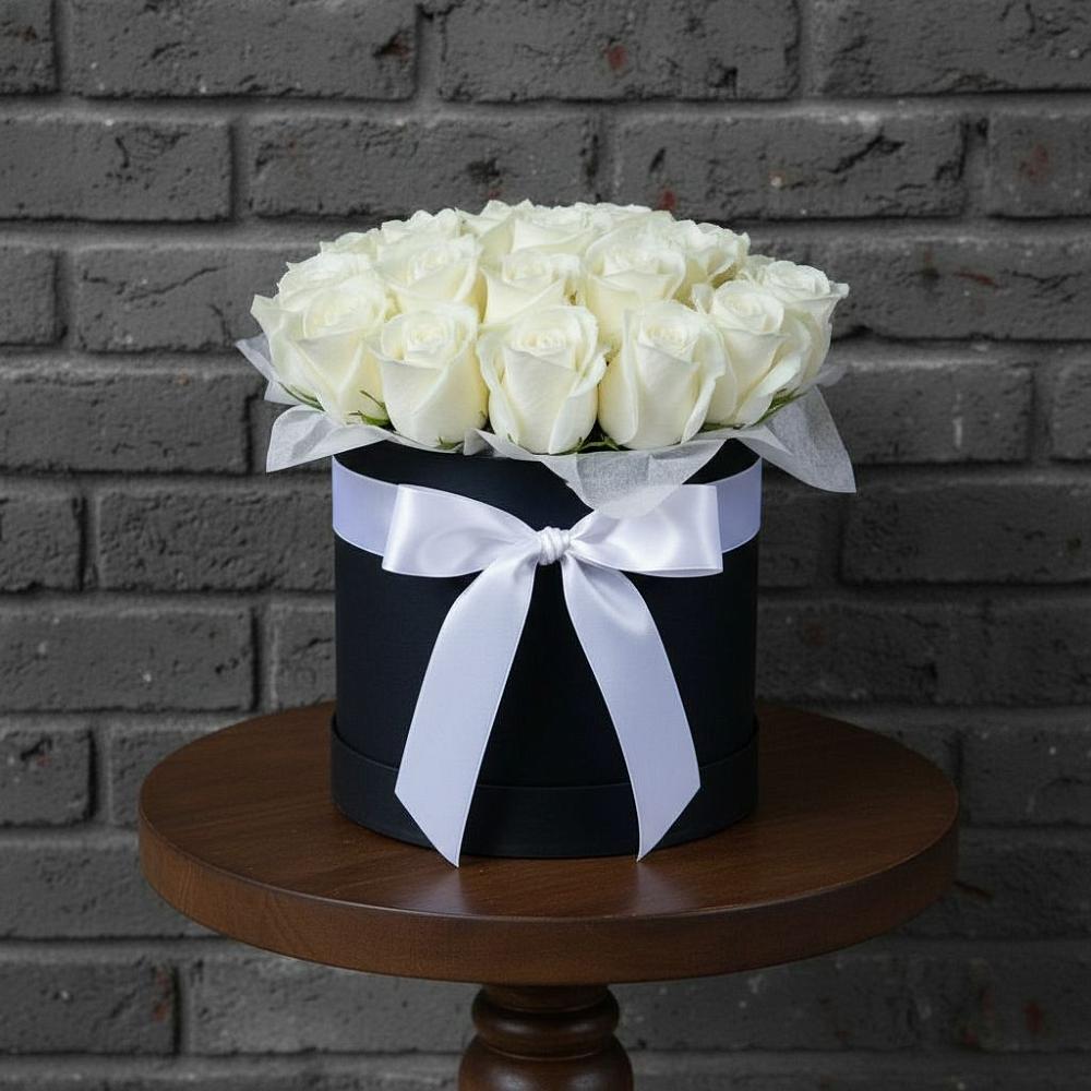 Цветочная композиция из Розы в шляпной коробке в Зарево