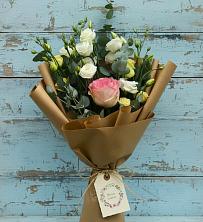 Букет цветов из:  Розы и Лизиантусы в Зарево