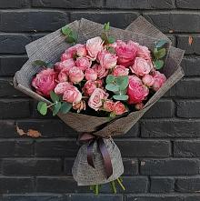 Букет цветов из:  Розы в Зарево