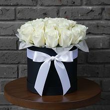 Цветочная композиция из Розы в шляпной коробке в Зарево